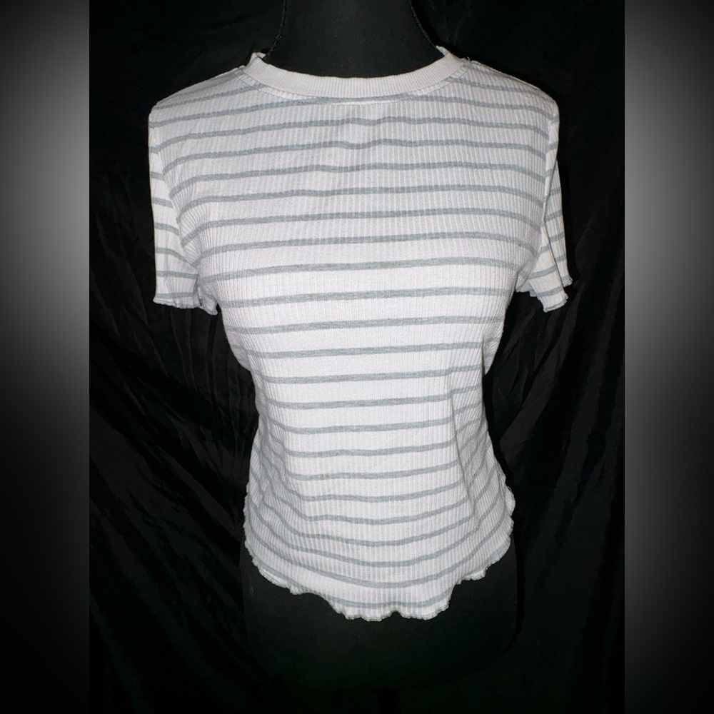 SHEIN Stripped Cropped Top
